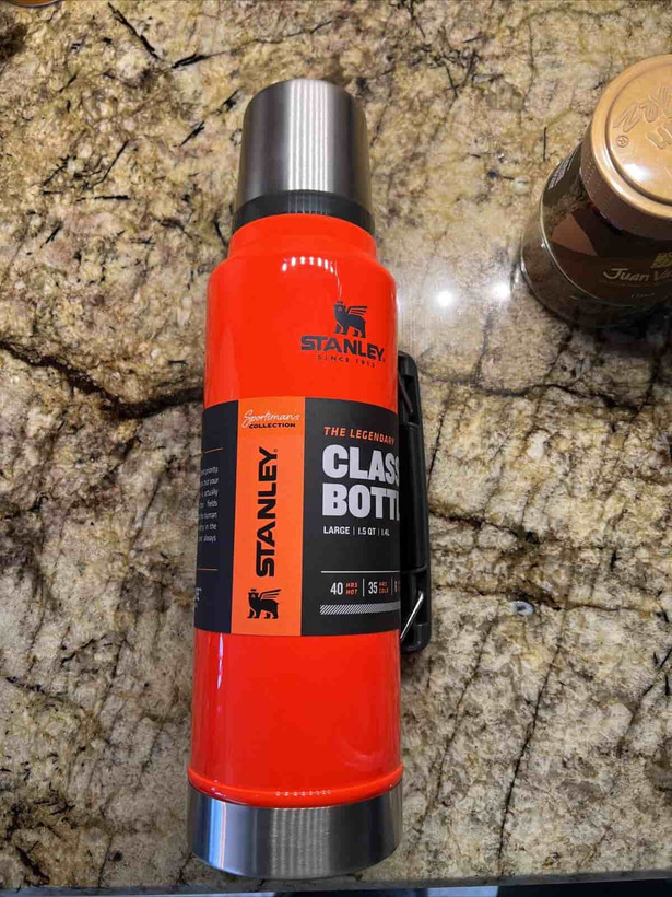 فلاسک استنلی مدل Legendary Classic Bottle | ظرفیت 1.1 لیتری