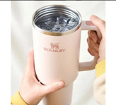 ماگ دسته دار اورجینال استنلی 1.18 لیتر Quencher H2.O FlowState