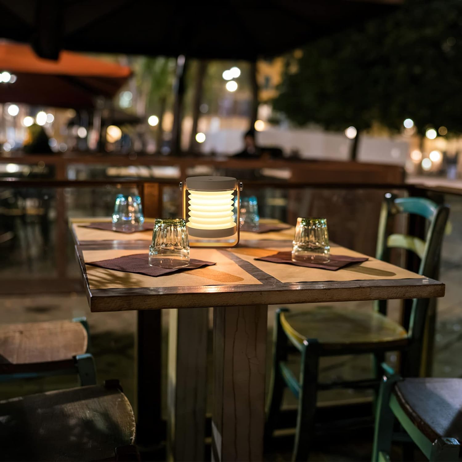 چراغ فانوسی شارژی قابل حمل Lantern Light – نور همه‌جا با طراحی شیک و چندکاره