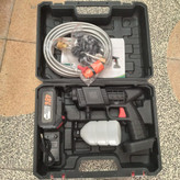 کارواش شارژی, سمپاش شارژی, کارواش خانگی, کارواش صنعتی, نظافت خودرو, نظافت منزل, آبیاری باغچه, سمپاشی, باتری لیتیومی, فشار قوی, کارایی بالا